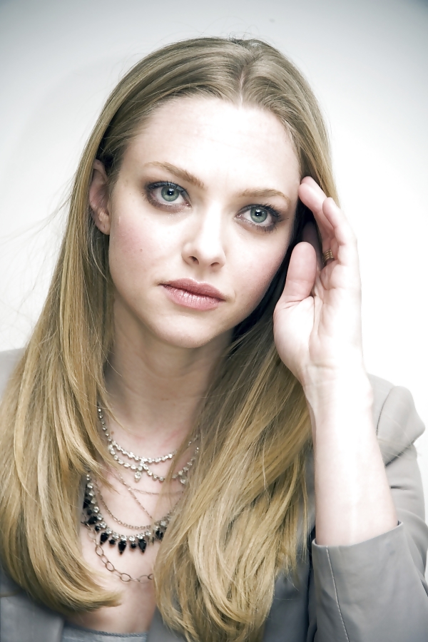 Amanda Seyfried Collection (avec Des Nus + Faux) #13644496