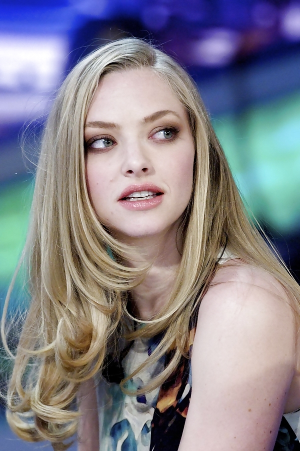 Amanda Seyfried Collection (With Nudes + Fakes) #13644524