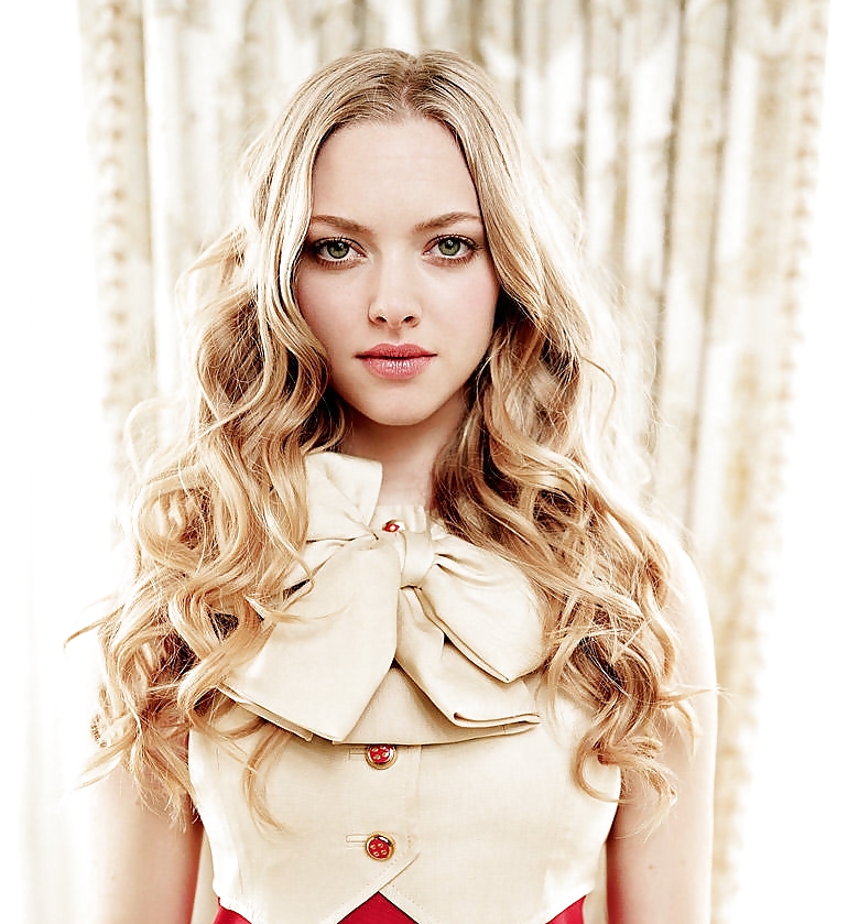 Amanda Seyfried Collection (With Nudes + Fakes) #13644542