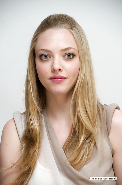 Amanda Seyfried Collection (With Nudes + Fakes) #13644896