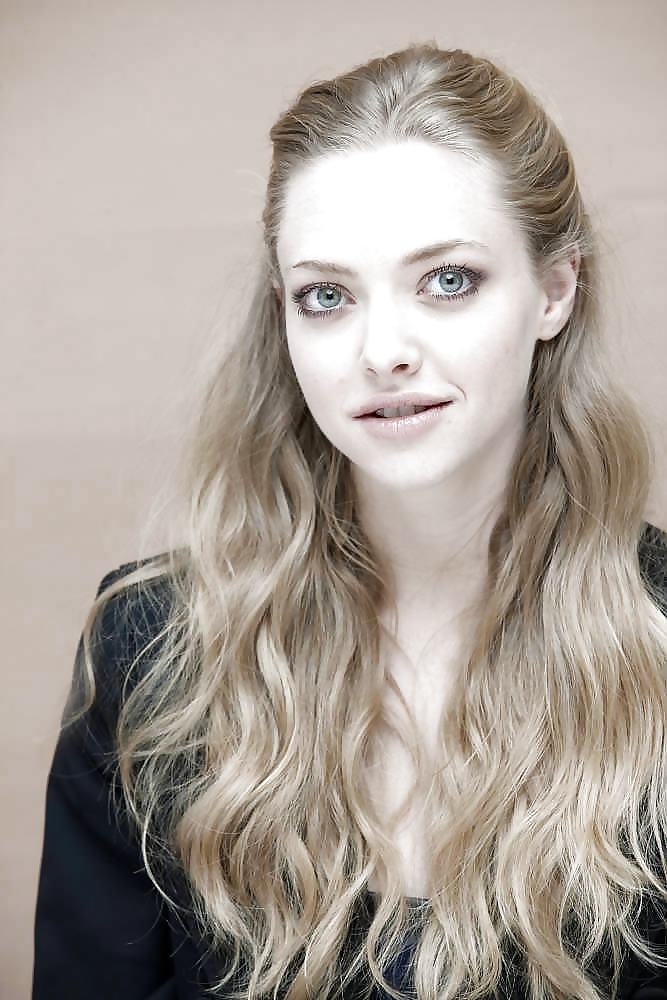 Amanda Seyfried Collection (With Nudes + Fakes) #13644955