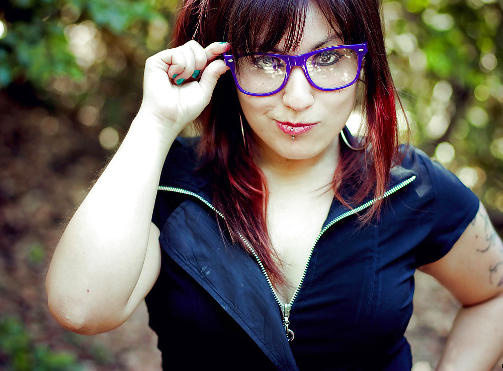 Sg chilena, starfuck - Between the trees
 #17879608