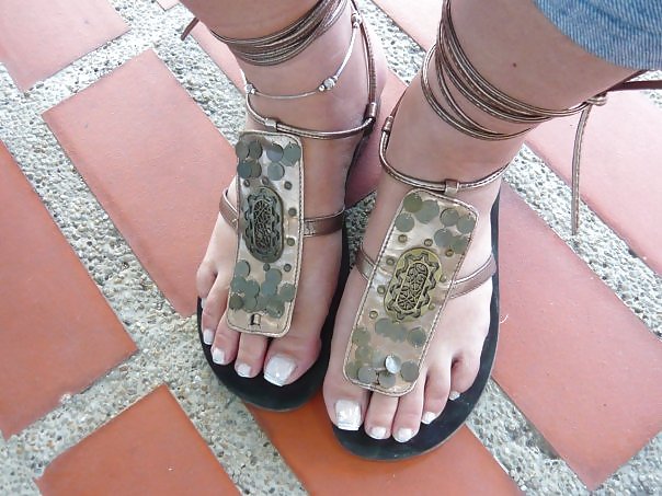 Chunky latina & her feet #4319871