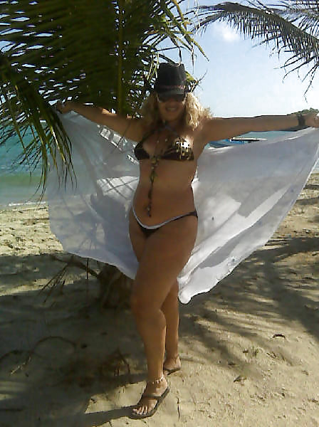 Chunky latina & her feet #4319880