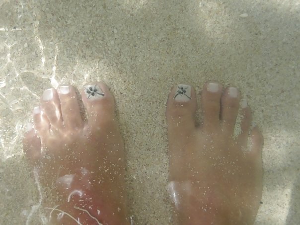 Chunky latina & her feet #4319904