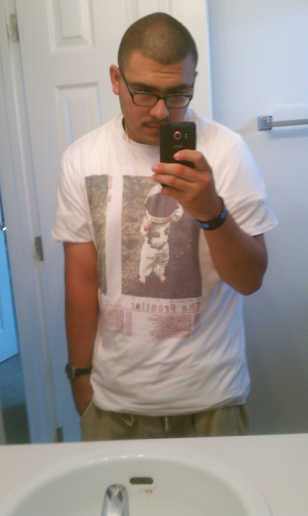 Pics 
 #13749957