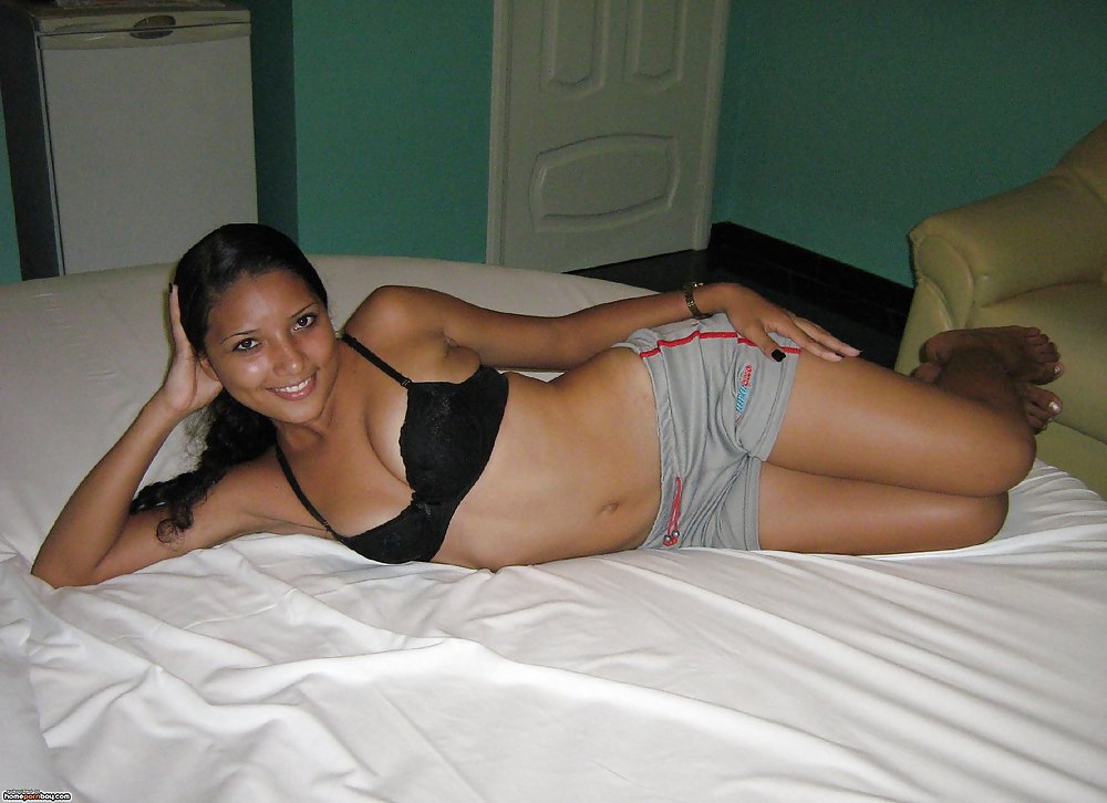 Naked amateur latina girl #21868128