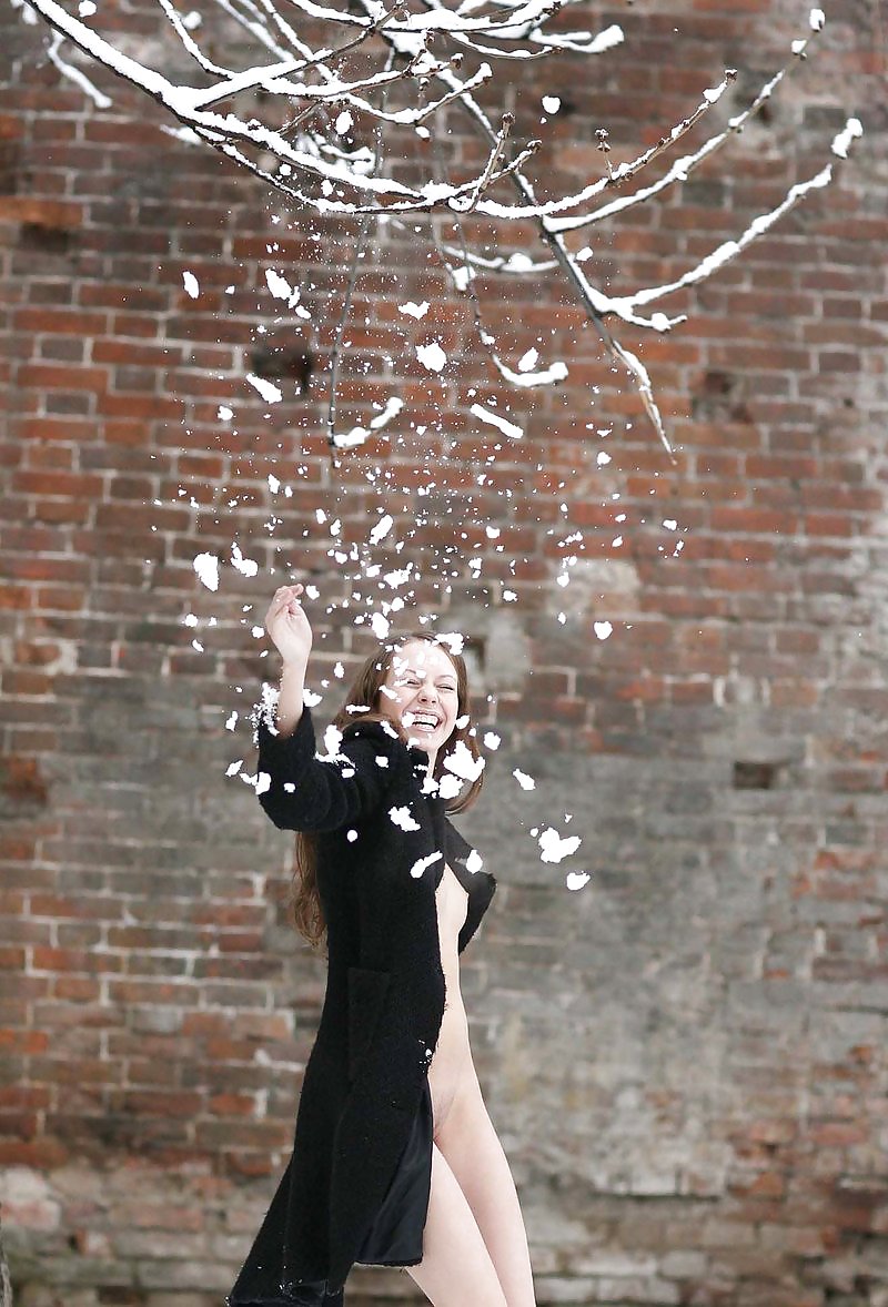 Nude In Snow,By Blondelover. #3884968