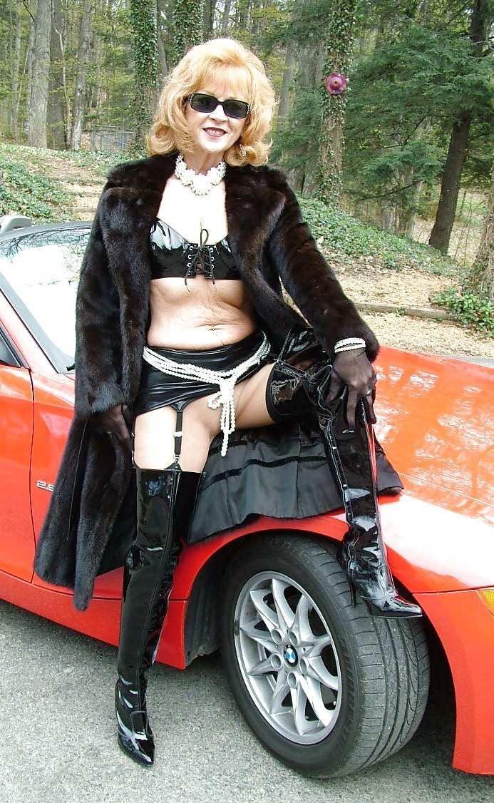 Women and cars #4398857