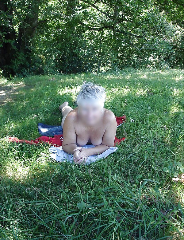 Striptease Im Wald #21916473