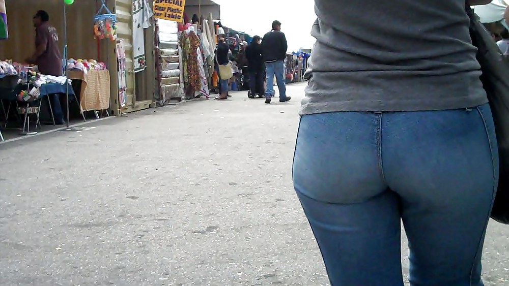 Culos son agradables en los pantalones vaqueros apretados culo 
 #3590560