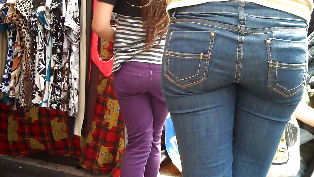 Culos son agradables en los pantalones vaqueros apretados culo 
 #3590796