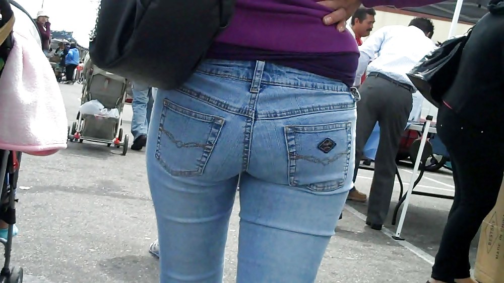 Culos son agradables en los pantalones vaqueros apretados culo 
 #3591003