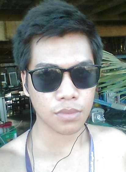 Geek filipino
 #12541958