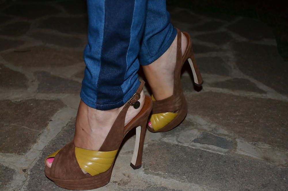 エレナ・バロロの足
 #16594648