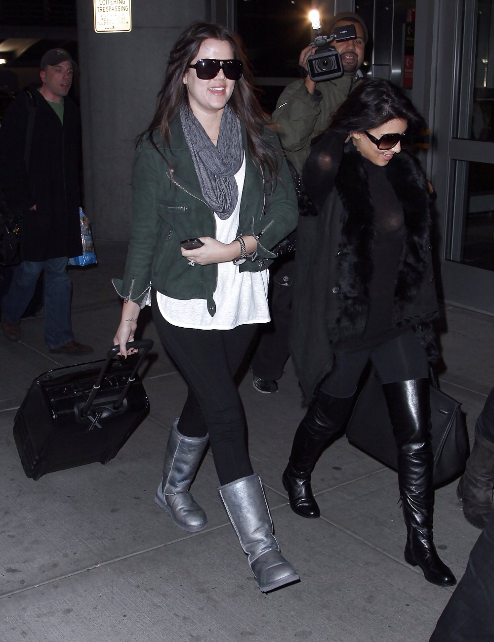 Kim Kardashian Voir à Travers Candids à L'aéroport Jfk #3640729