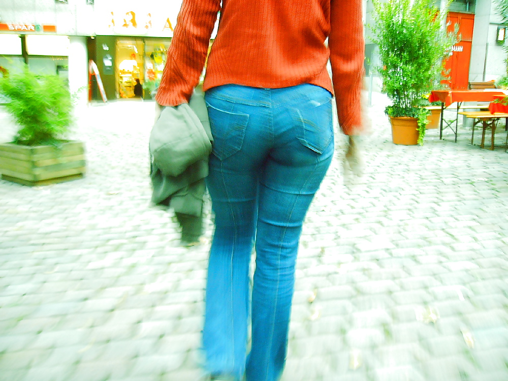 Avenue Candid Butts #9628830