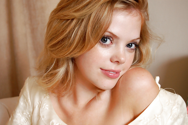 Dreama walker
 #18656795