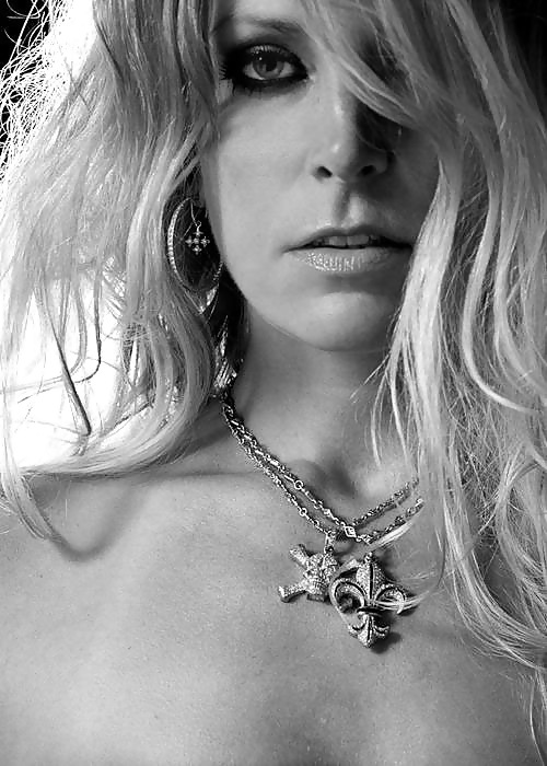 Sheri Moon Zombie #15669674