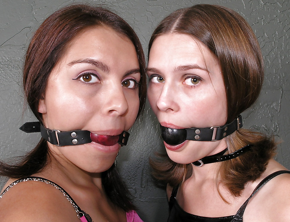 2 Mädchen: Welche? Arschmöse Titten Oder Den Mund? Bemerkungen? #22461447