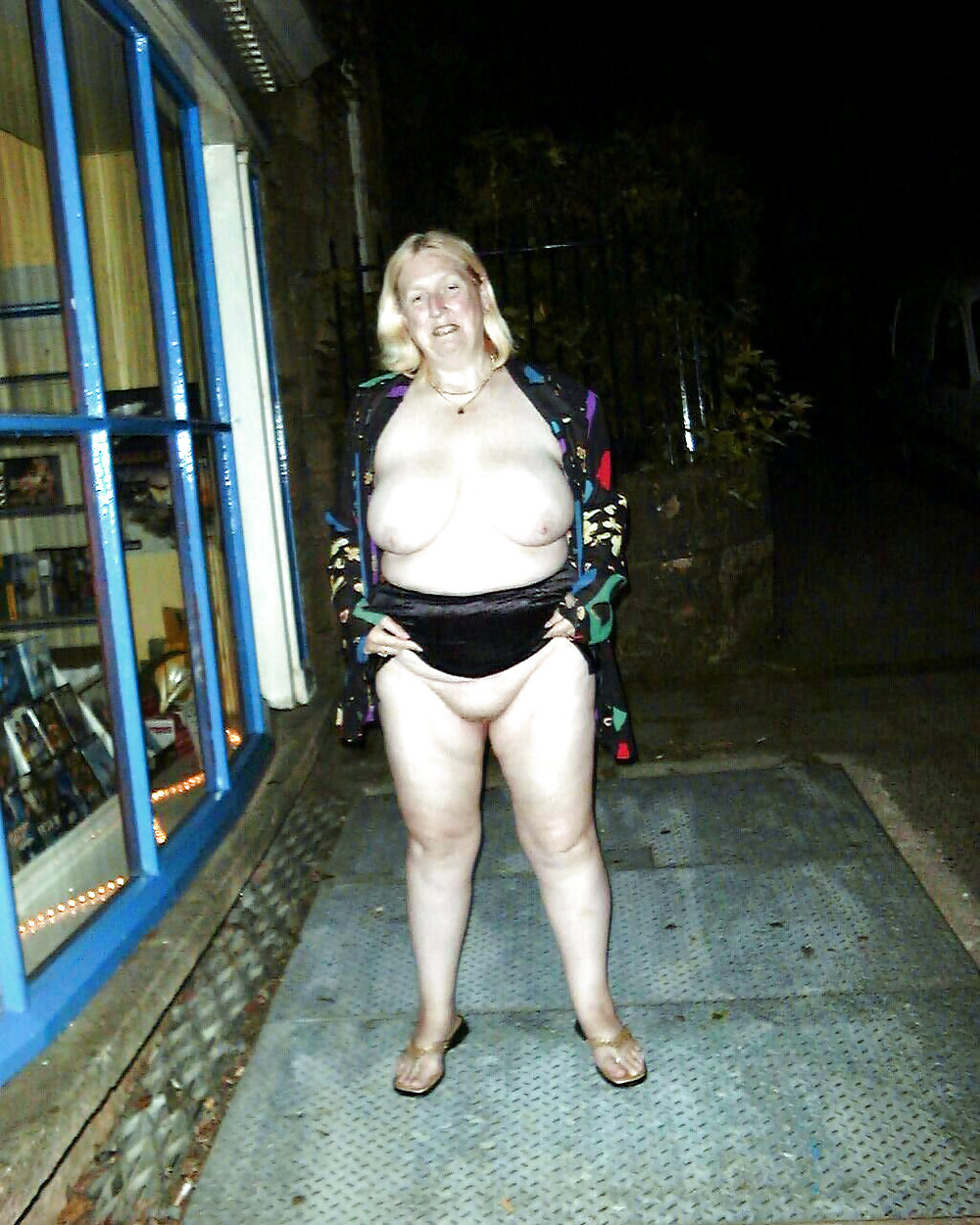 BBW Granny Goes Dogging #12916035