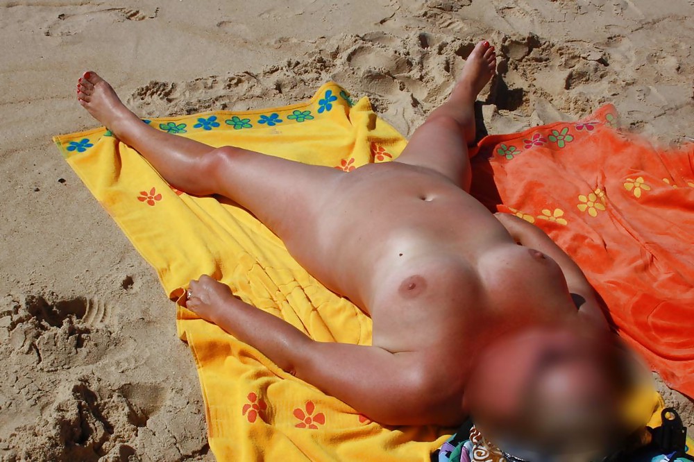 Naked in the beach #20936733