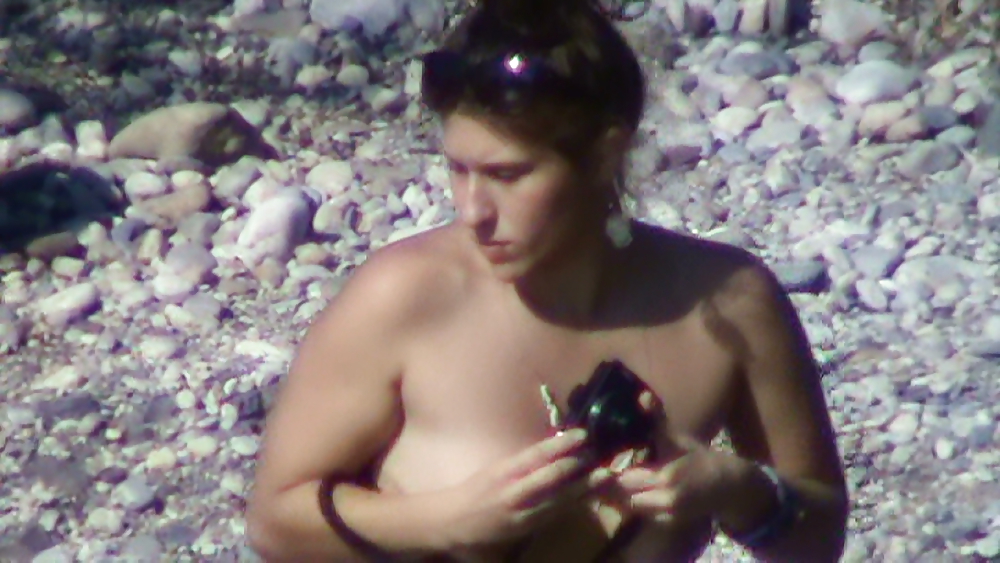 Ragazze nude sulla spiaggia
 #13502336