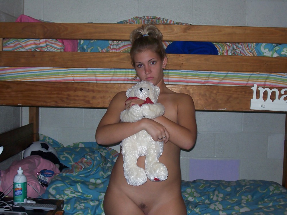 Susie Ist Ein College-Neuling Bereit, Alles Zu Tun #10063725