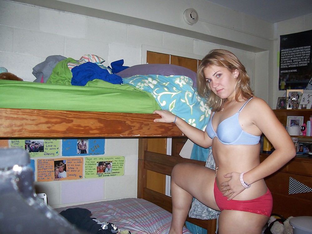 Susie Ist Ein College-Neuling Bereit, Alles Zu Tun #10063750