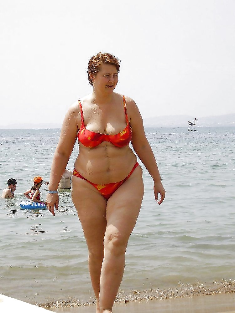 Ihre Mutter In Einem Bikini 3 #19205705