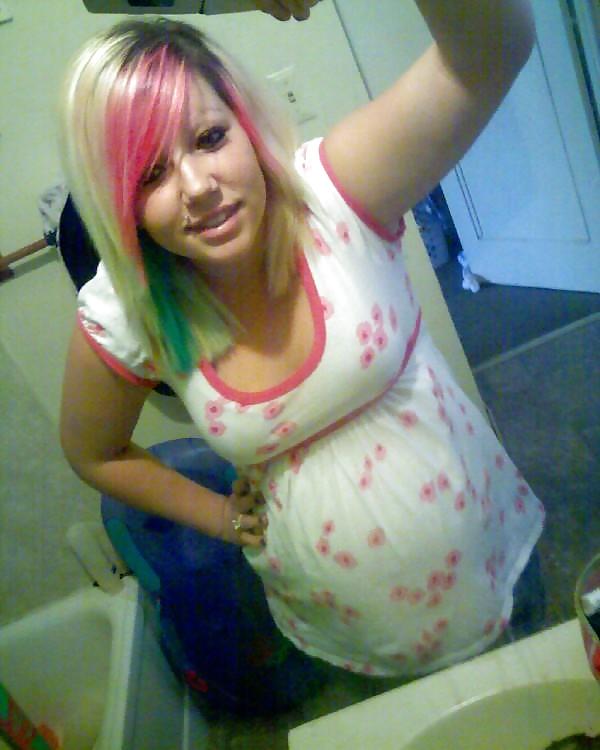 Autofoto amateur de joven embarazada parte 1
 #2206858