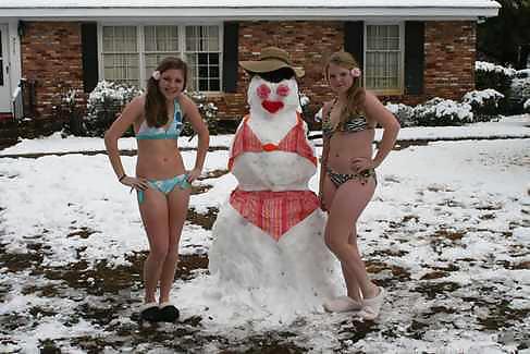Bikini Girls in the Snow #16195112