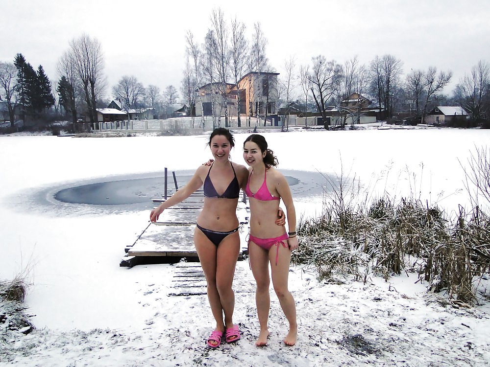 Bikini Girls in the Snow #16195202