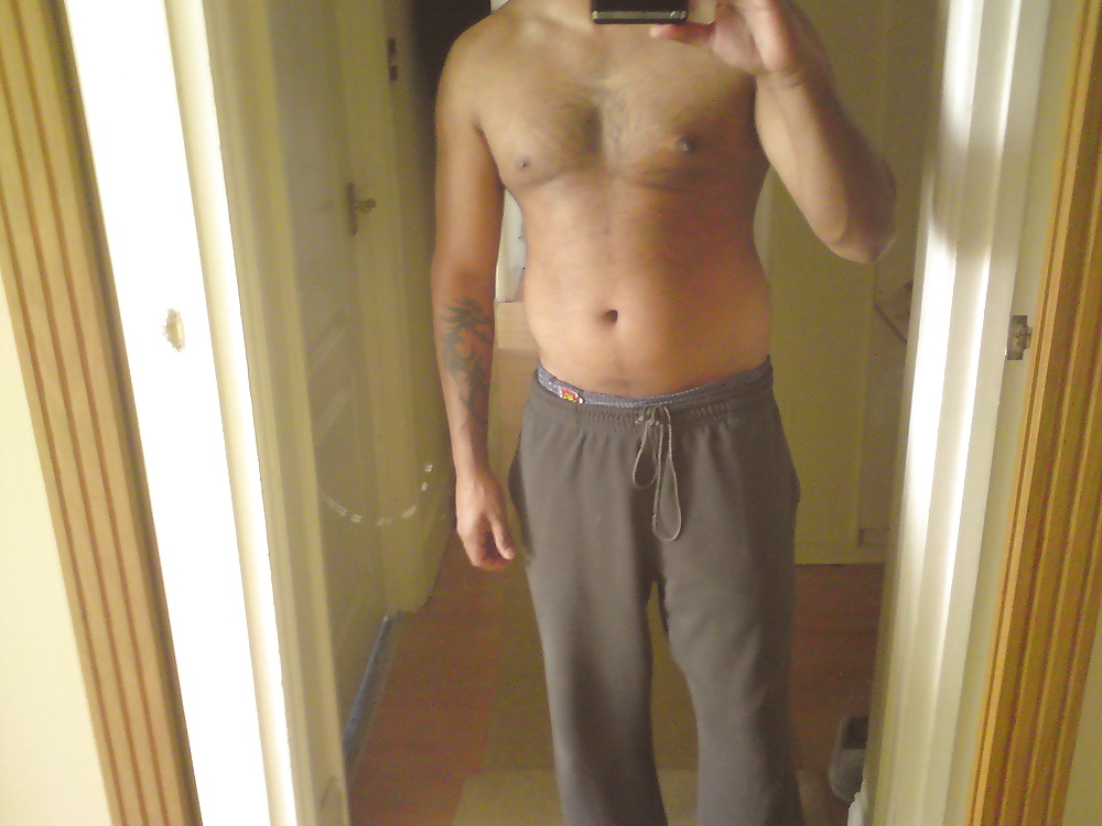 Pose2 #956975
