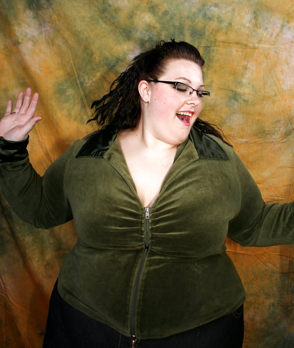 Sexy BBW in Green #4729564