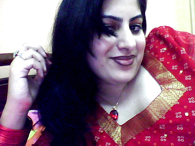 INDIAN DESI MILF REAL FROM THE UK #9175951