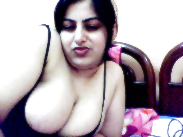 INDIAN DESI MILF REAL FROM THE UK #9175986