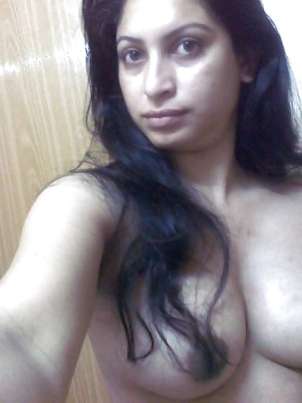 INDIAN DESI MILF REAL FROM THE UK #9176095