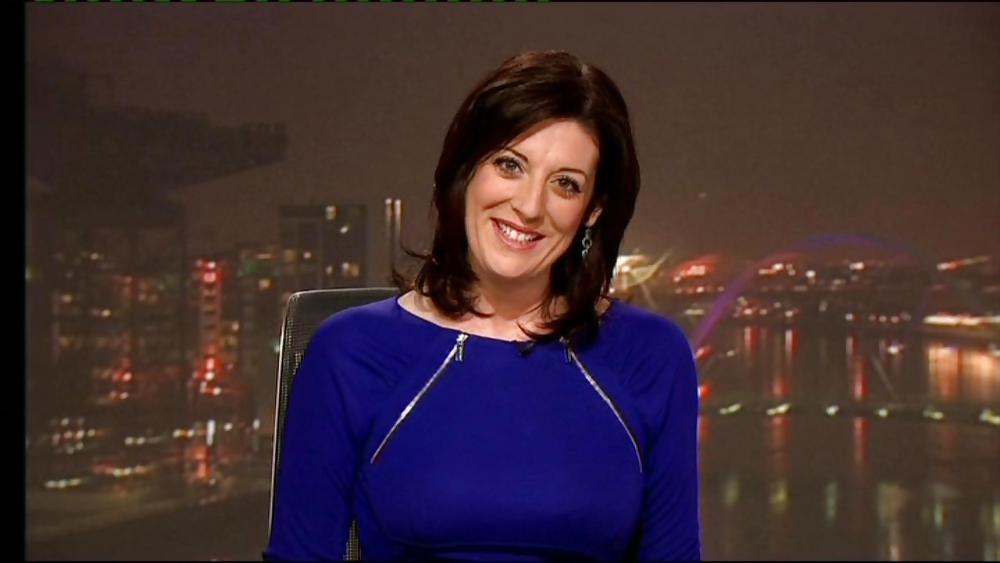 Catriona shearer - presentadora de noticias escocesa
 #15206332