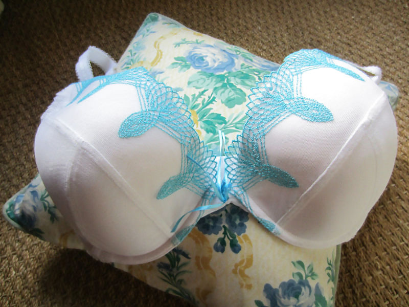 Used F Cups #12154400