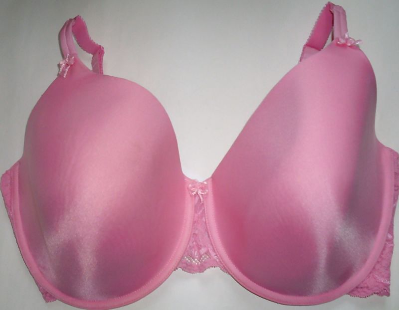 Used F Cups #12154421