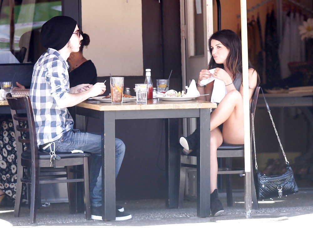 Shenae Grimes Enjoys lunch #3720561