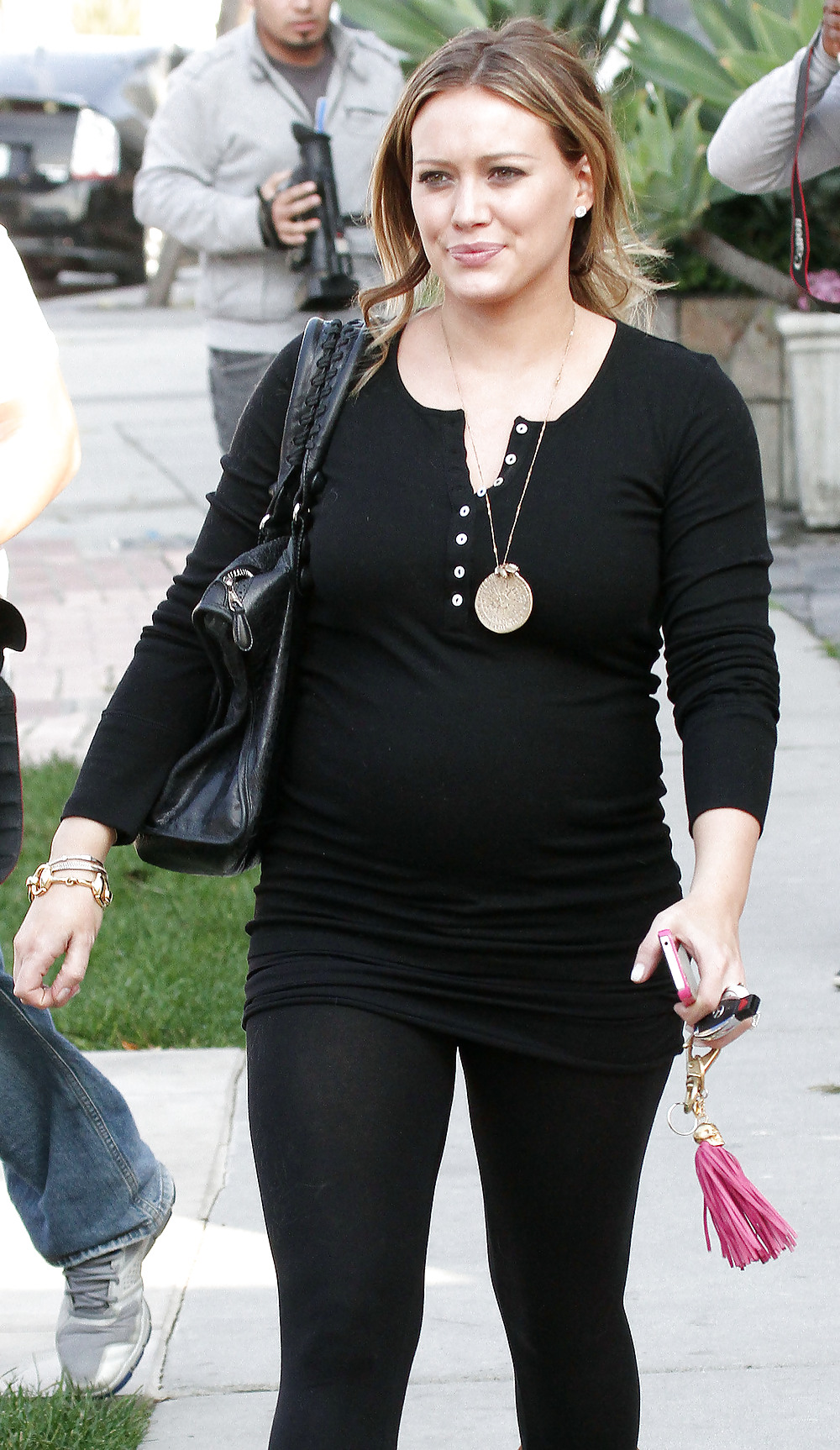 Hilary duff fuera para las compras de navidad en beverly hills
 #6639111