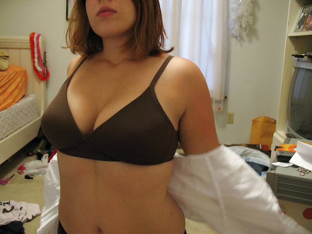Curvy brunette not-nude but super sexy #8473944