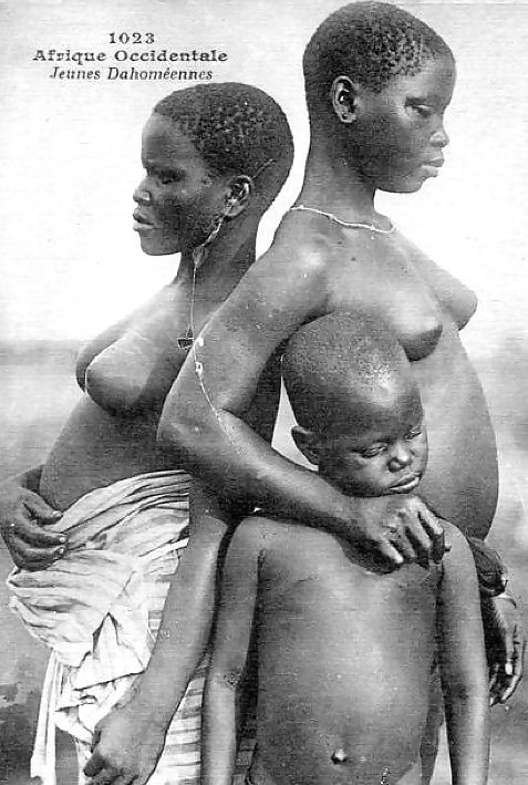 Die Extravaganz Des Afrikanischen Körper Iiii #3734722