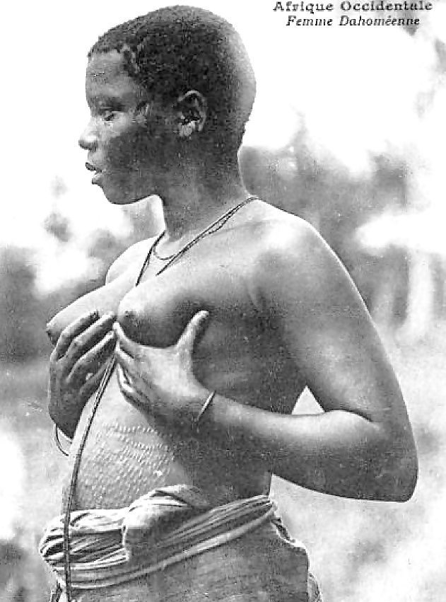 Die Extravaganz Des Afrikanischen Körper Iiii #3734742