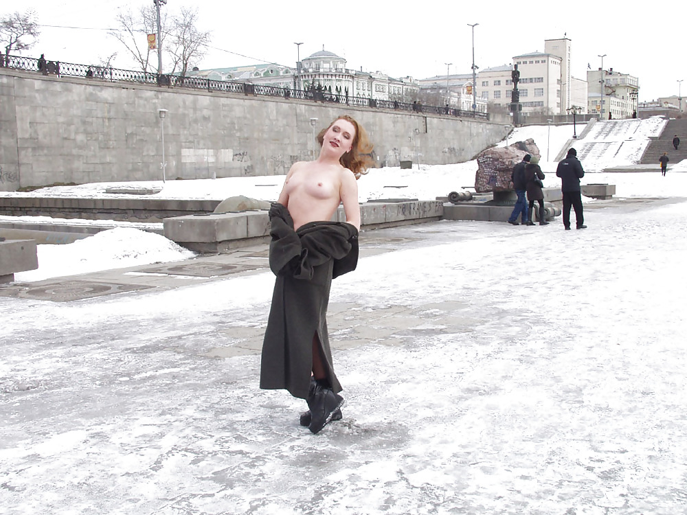 öffentliche Nacktheit (Schnee) #12250903