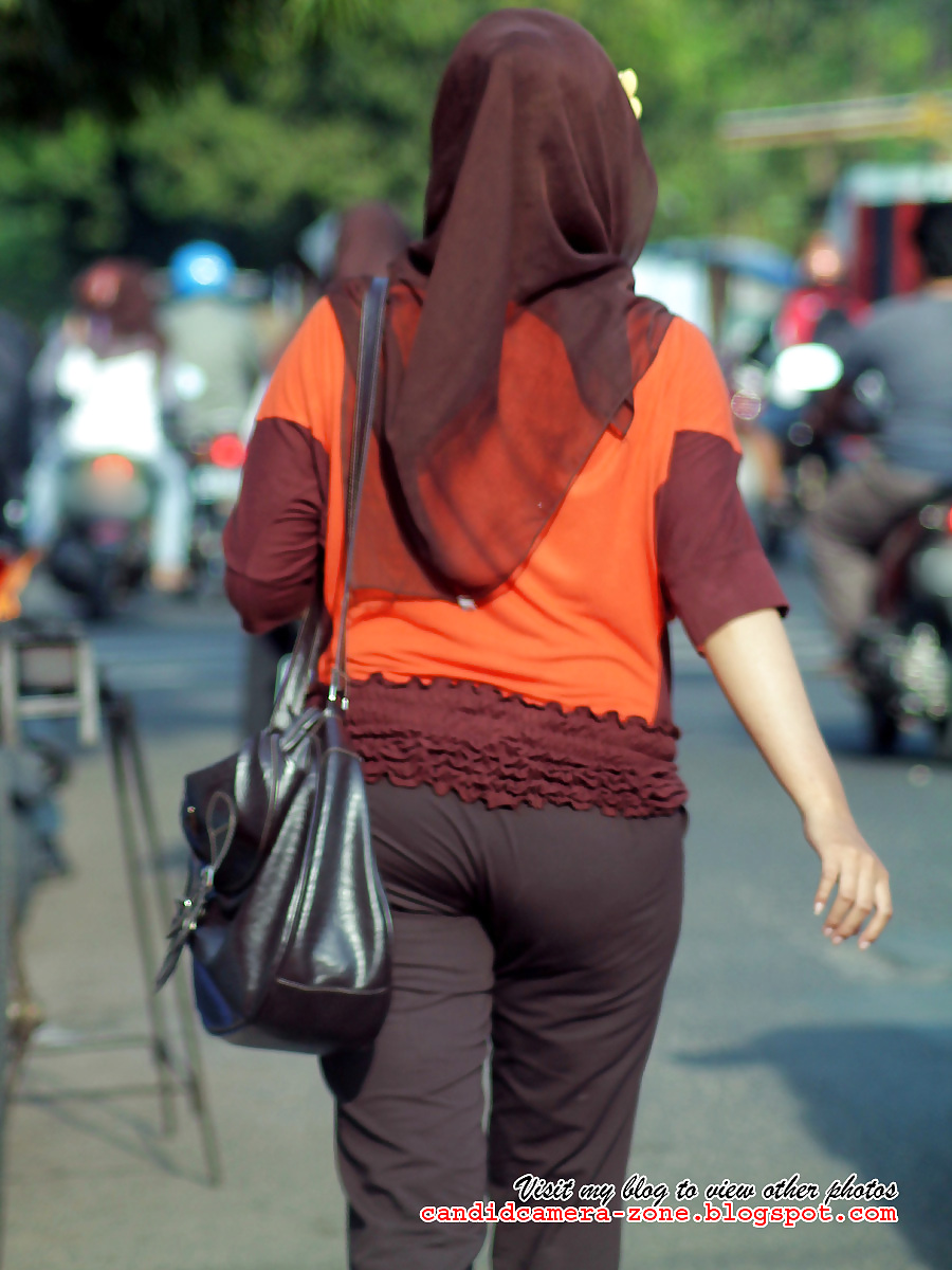 Sexy Teen In Hijab & Engen Hosen #15856140