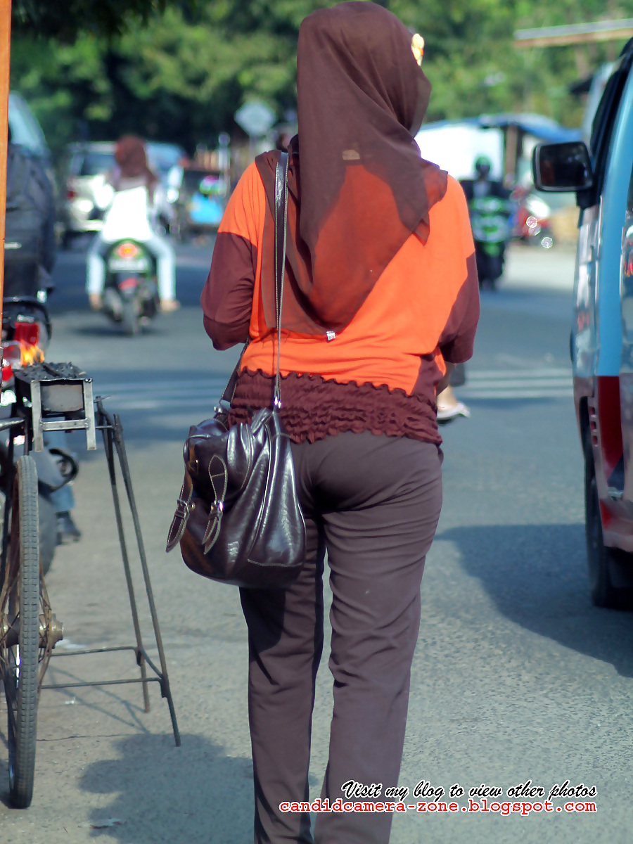 Sexy Teen In Hijab & Engen Hosen #15856187