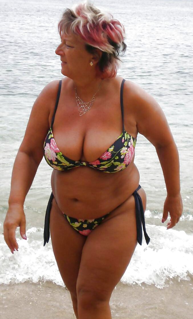 Swimsuits bikinis bras bbw mature dressed teen big huge - 51 #10568619